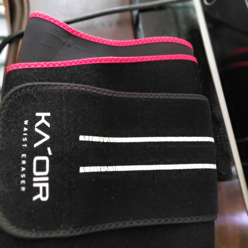 KA'OIR Black Waist Eraser with Pink Trim